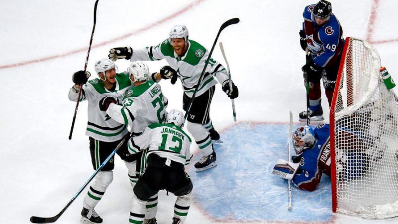 Stars dominate Avalanche in game 2